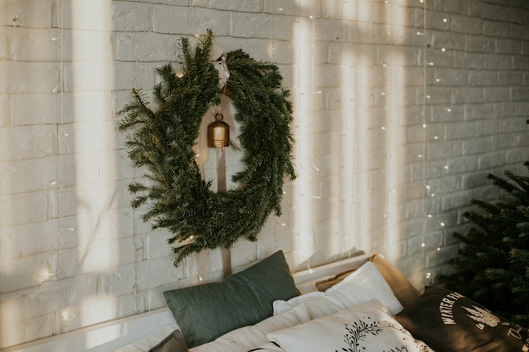 Sfeervolle slaapkamer met warme winterkleuren. Sfeervolle slaapkamer met warme winterkleuren.